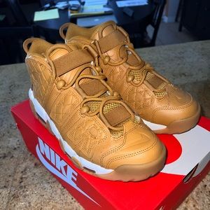 Women Nike air more uptempo